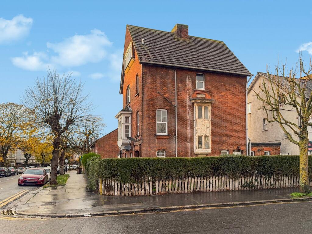 Main image of property: 2 Norbury Avenue, Thornton Heath, CR7