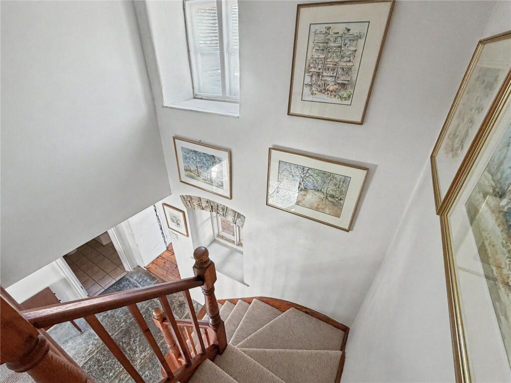 House in Sherborne, Dodds Cross - More