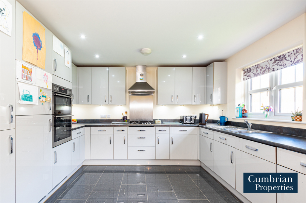 Hamilton Drive, The Ridings, Carlisle photo 2