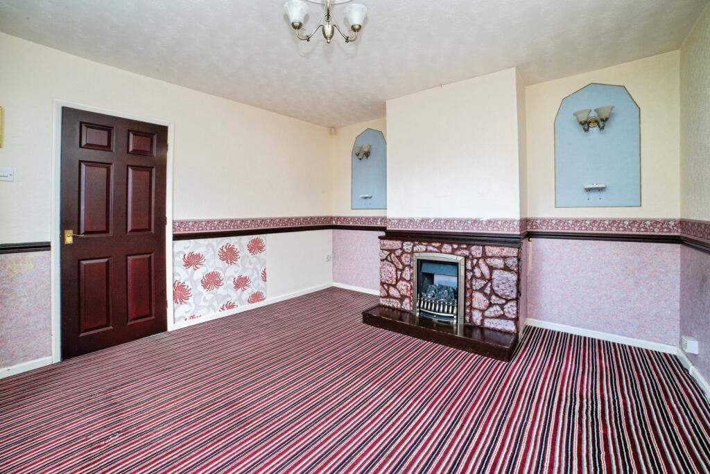 House in Mansfield, Nottinghamshire - View 3