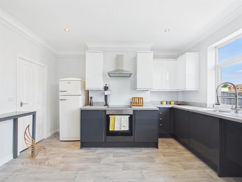 Main image of property: Wakefield Road, Featherstone, Pontefract