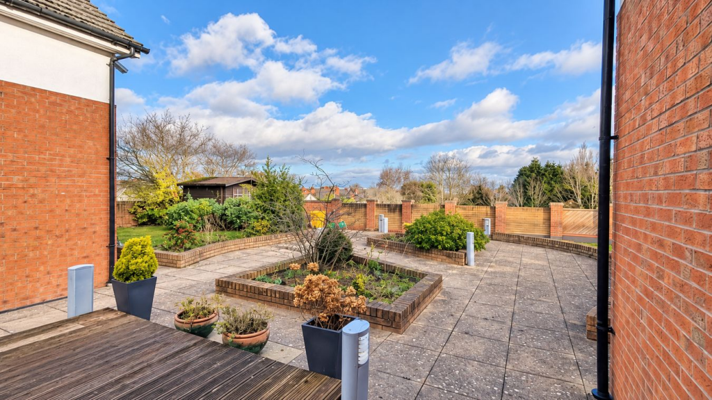 Apartment in Birmingham, Druids Heath - More