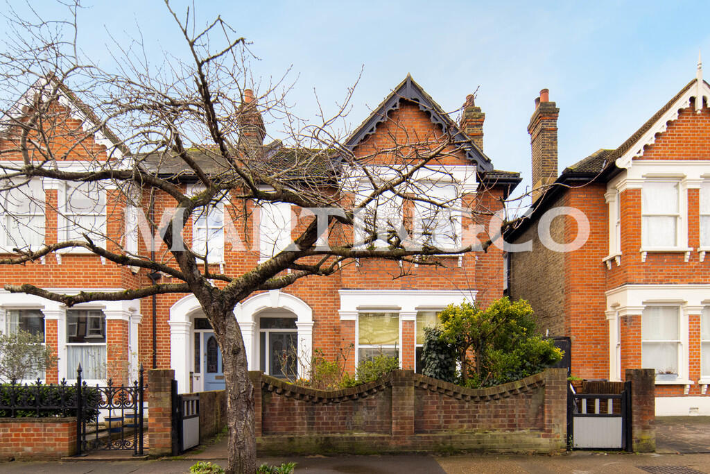 Wanstead Park Avenue, Wanstead Park Avenue