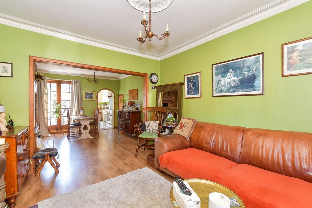 Queen Street, Littlehampton, West Sussex - View 5