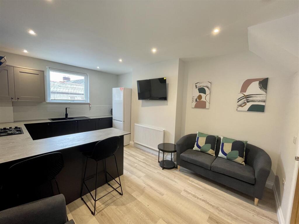 Main image of property: Howard Gardens, Adamsdown