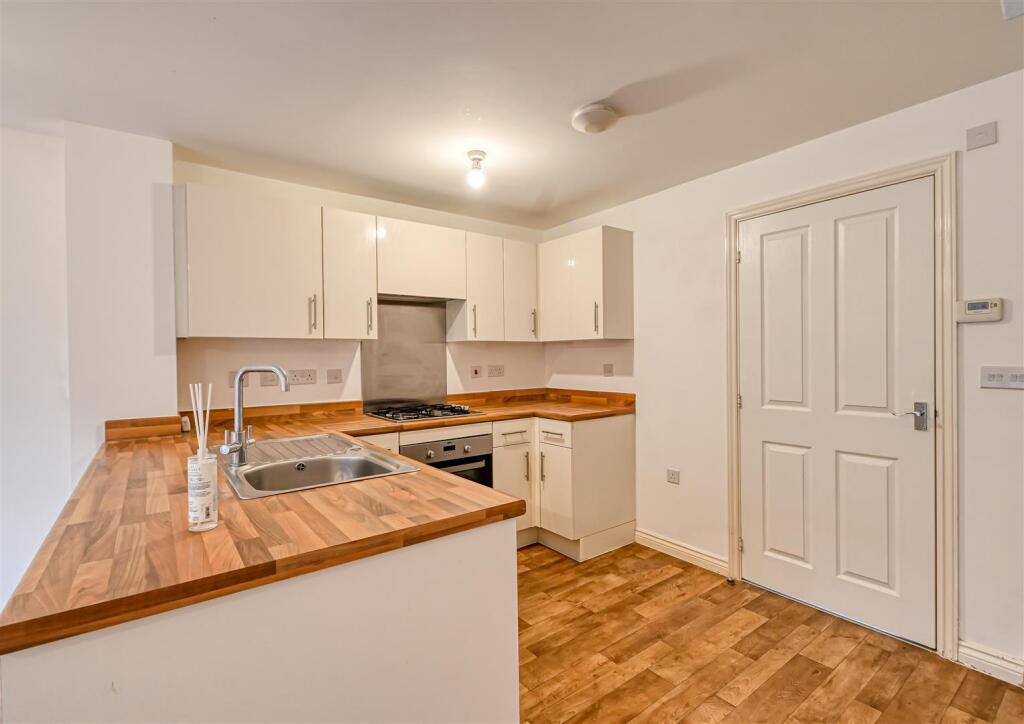 7 Hitchens Way, Highley, Bridgnorth, Shropshire,WV16 6FA photo 4