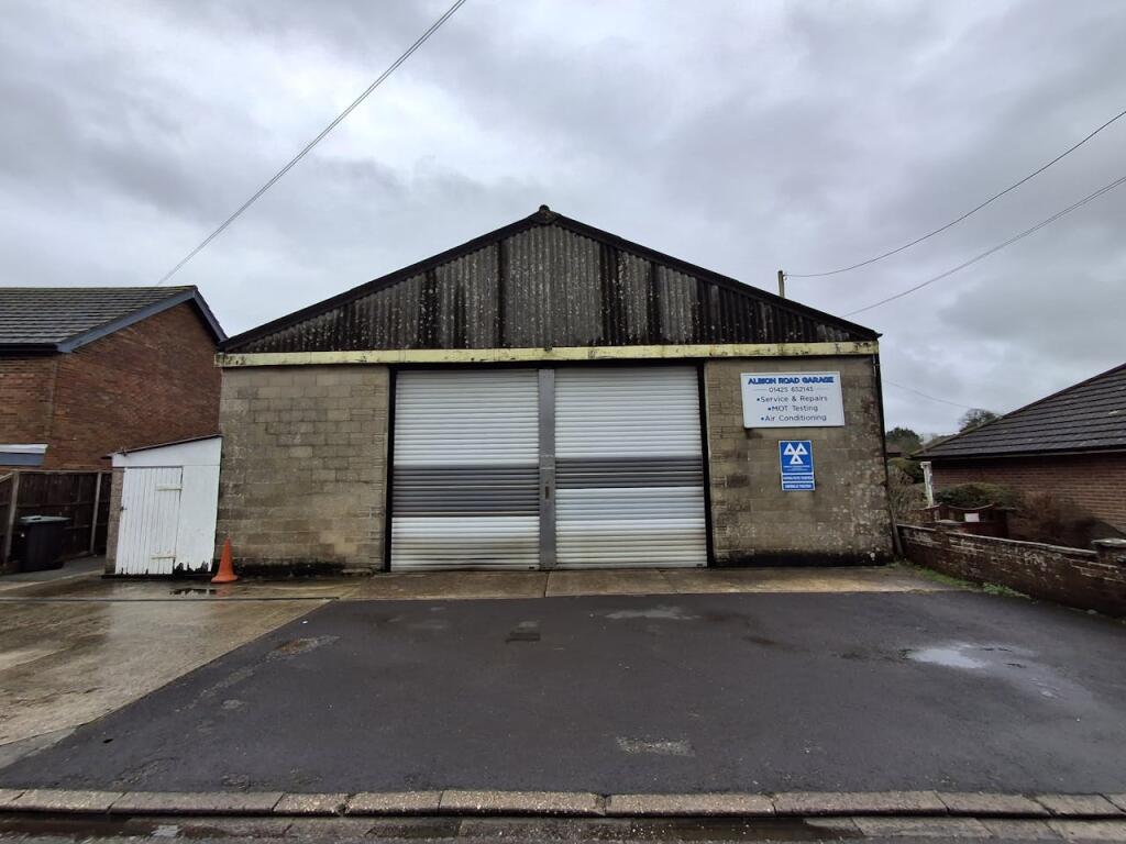 Main image of property: Albion Road Garage, 4 Albion Road, Fordingbridge, SP6 1EL