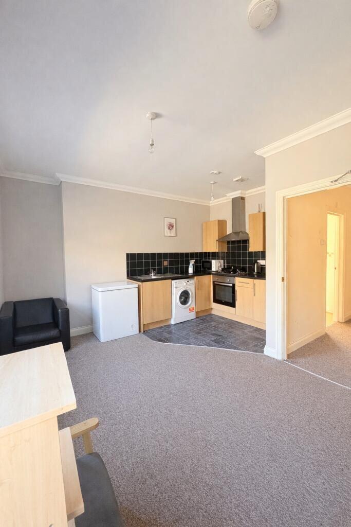 Apartment in Newport - View 3