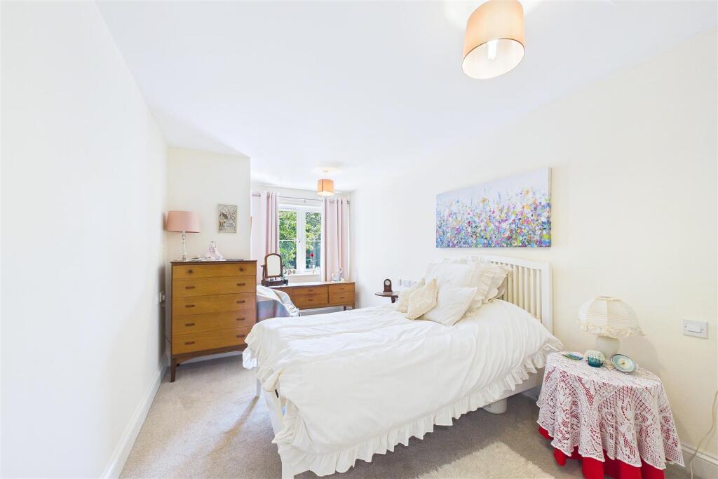 Apartment in Bristol, North Somerset - More