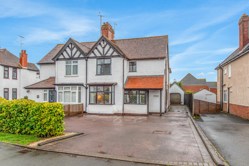 Main image of property: Cheltenham Road, Evesham