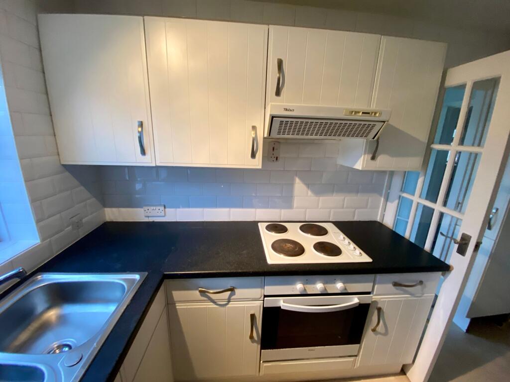 Apartment in Caddington, Central Bedfordshire - View 5