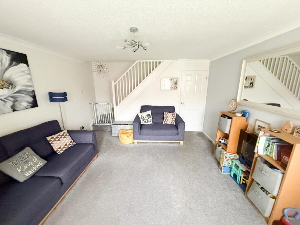 House in Cwmbrân, Hollybush, Cwmbran Central - More