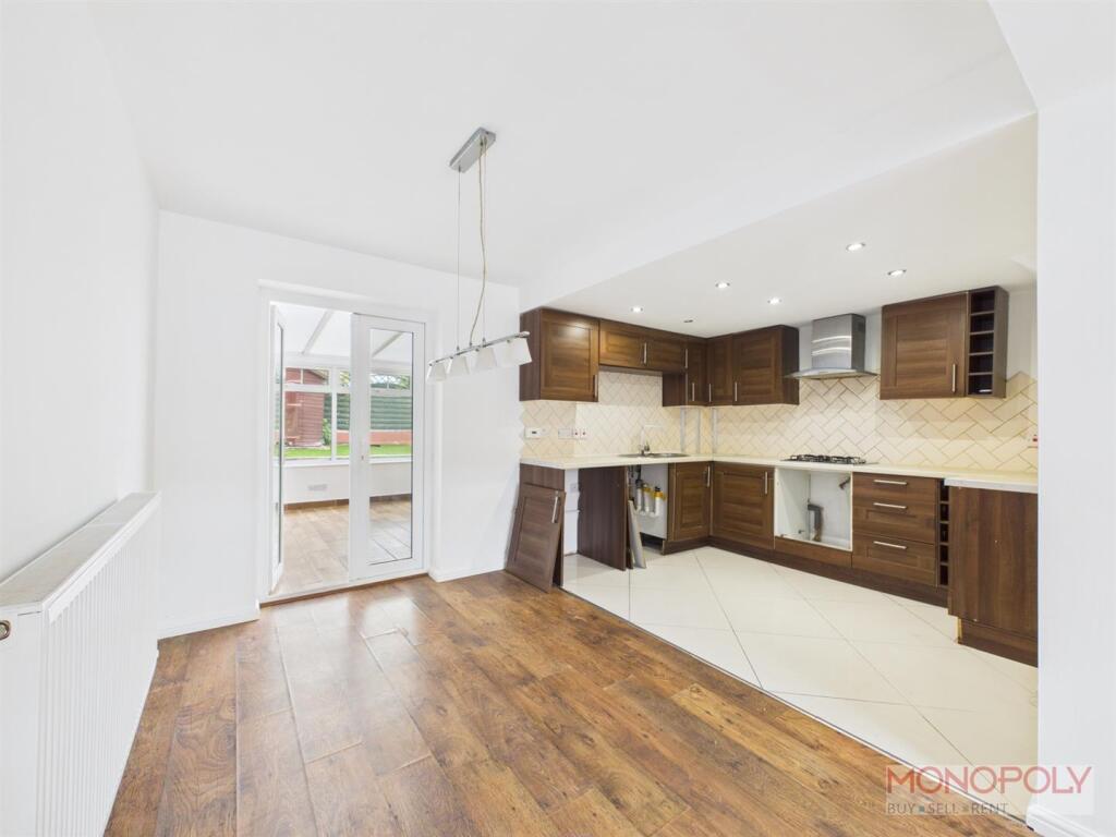 Cheviot Close, Gwersyllt, Wrexham photo 4