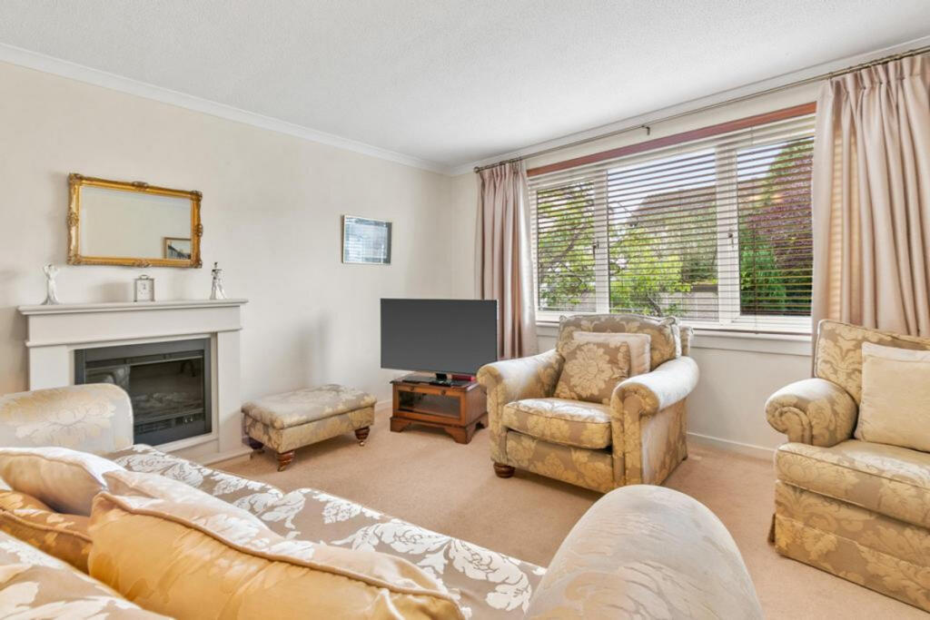Apartment in Newton Mearns, Capelrig, Patterton - View 3