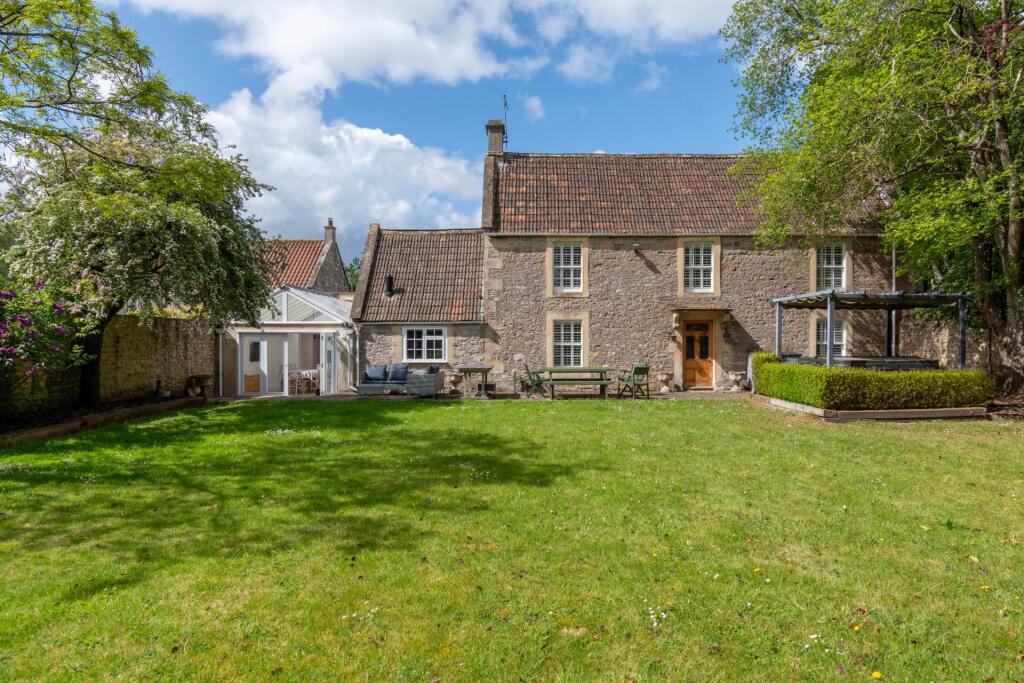 Main image of property: The Square, Wellow