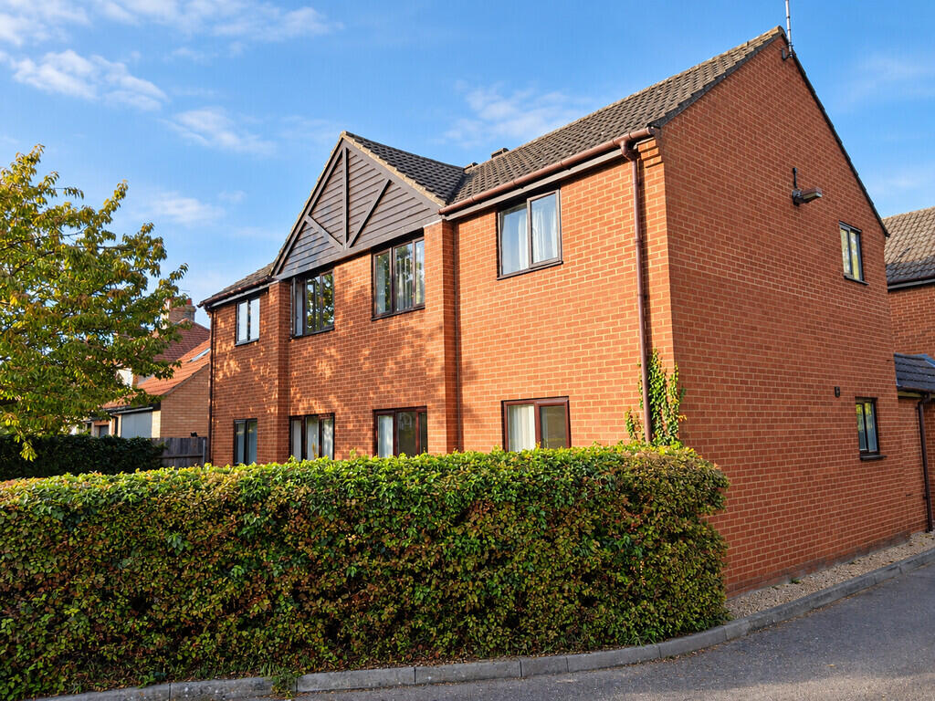 1-bed flat on Marfield Court, Arbury Road, Cambridge, £195,000