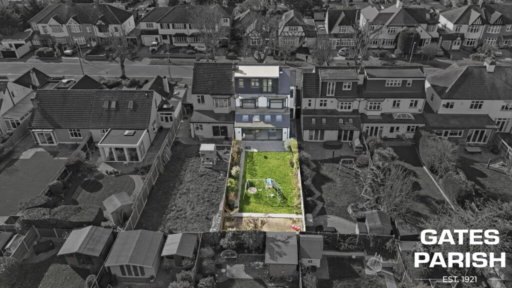 Beech Avenue, Upminster, RM14 photo 3