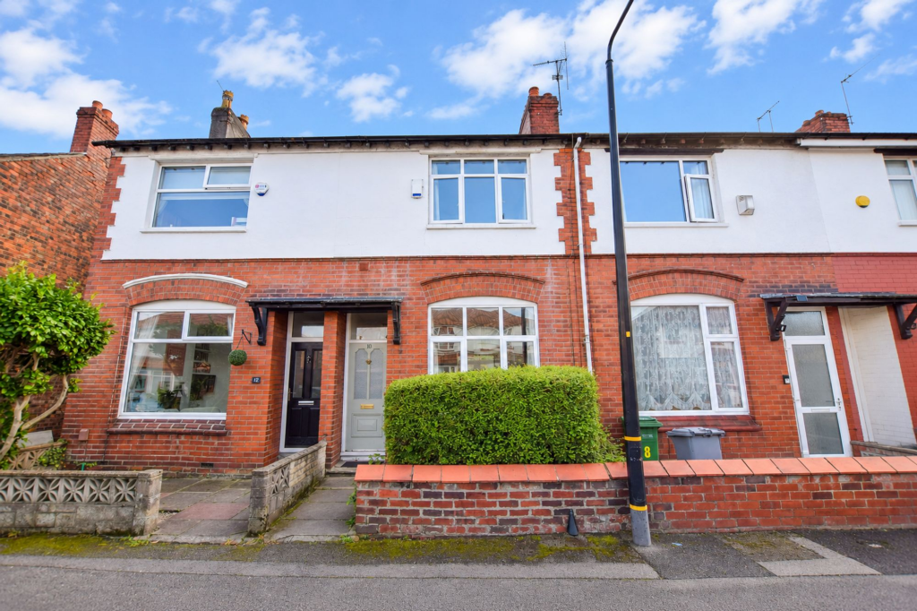 3-bed terraced on Victoria Avenue, Timperley, WA15, £425,000