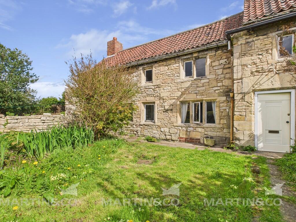 3-bed house on High Street, Arksey, £200,000