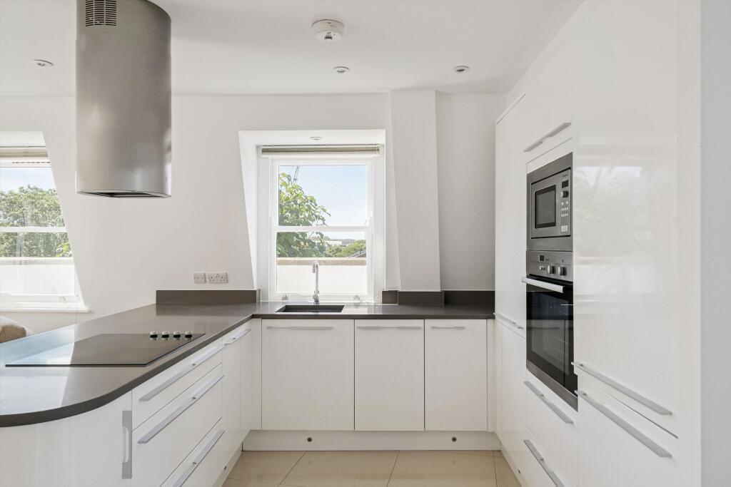 Apartment in London, Lancaster West Estate, North Kensington - View 5
