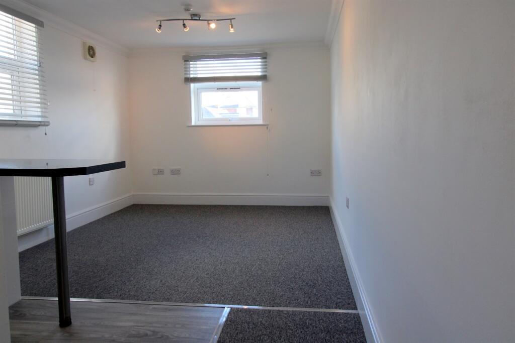 Apartment in Lewes, Seaford - View 2