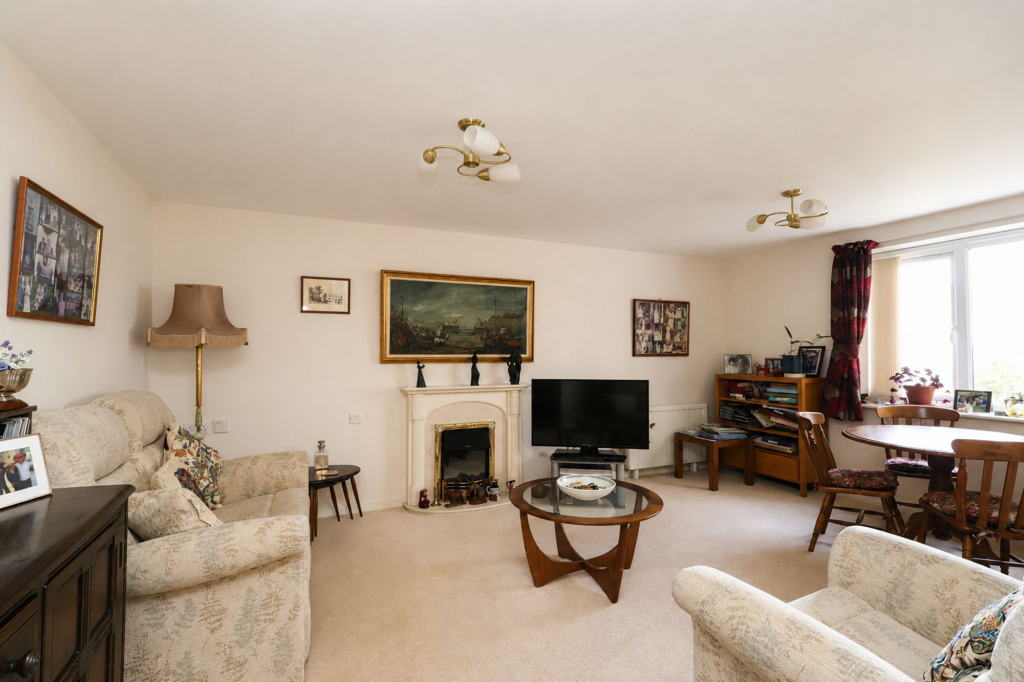 Apartment in Truro - View 2