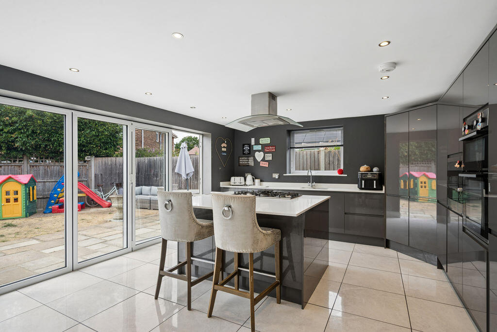 House in Slough - View 4
