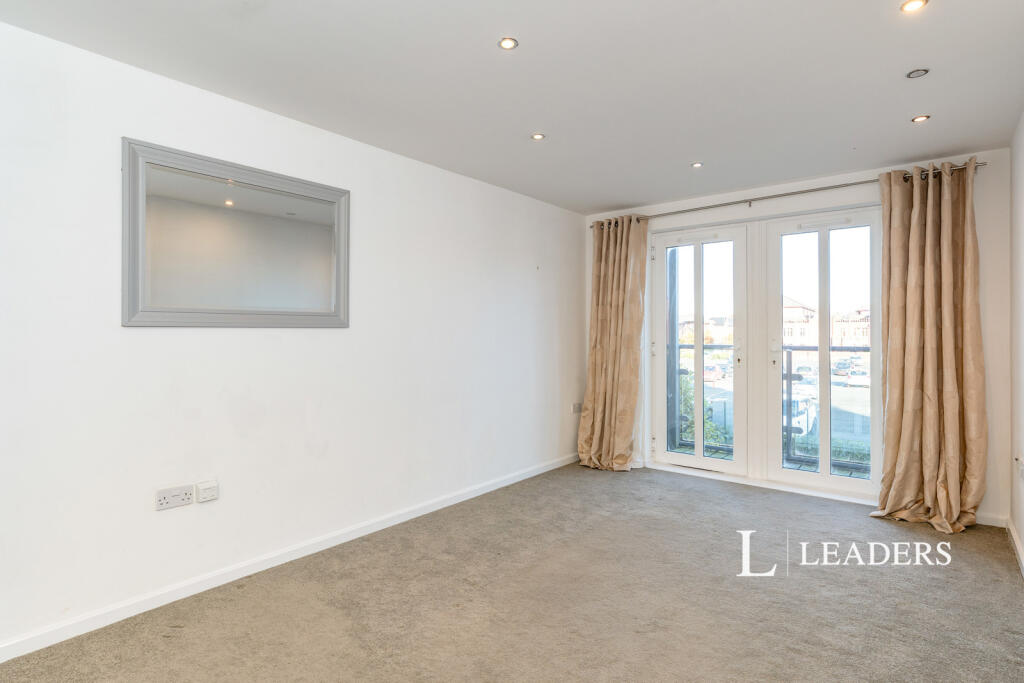 Apartment in Chester - View 4