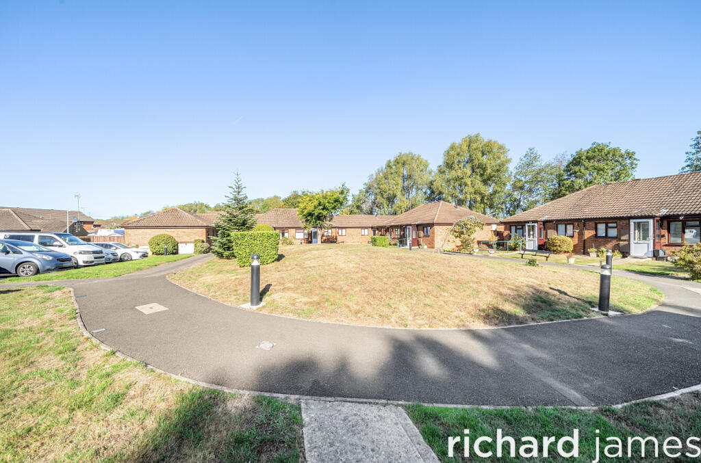 Park Springs, Westlea, Swindon, SN5 photo 4