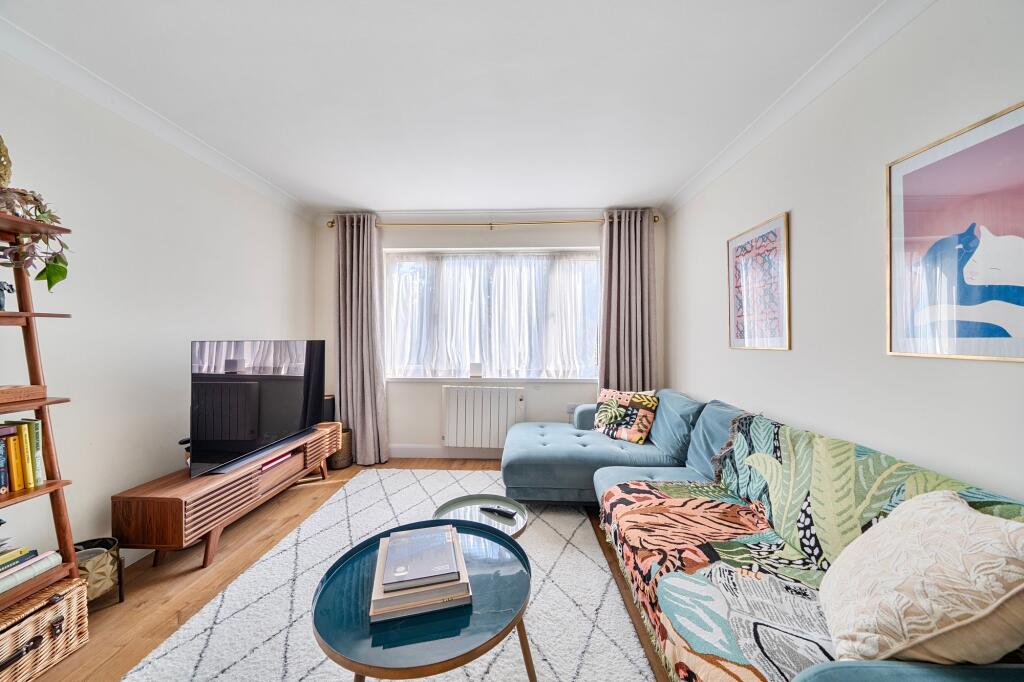 Apartment in London - View 5