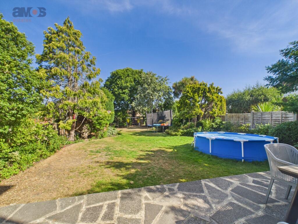 House in Rochford, Hockley - View 2