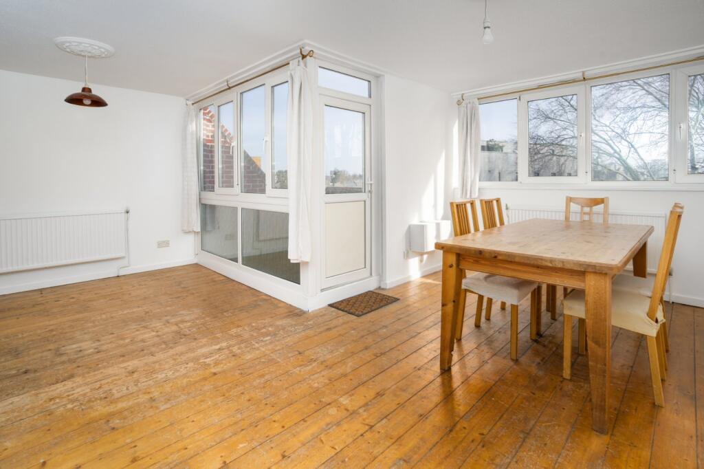 Main image of property: Hedingham Close, Islington, London, N1