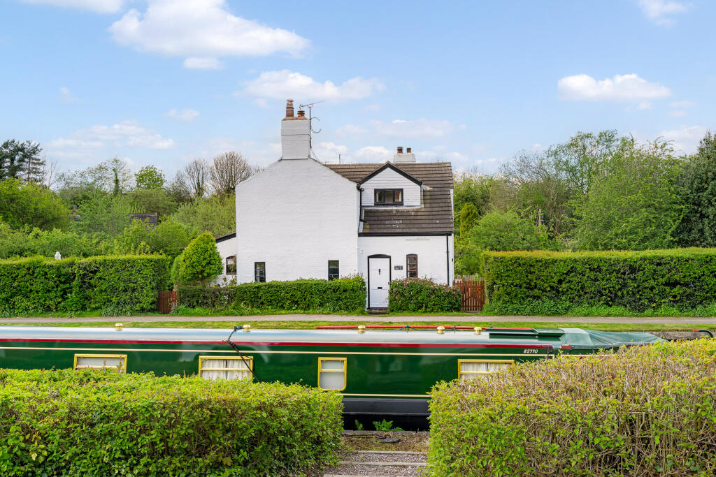 Main image of property: Gauge House, Chester Road Preston Brook, Runcorn