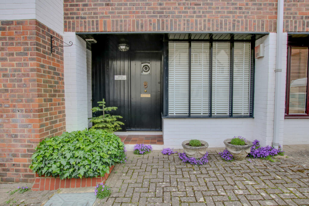3-bed other on Bishop's Waltham - No Forward Chain, £465,000