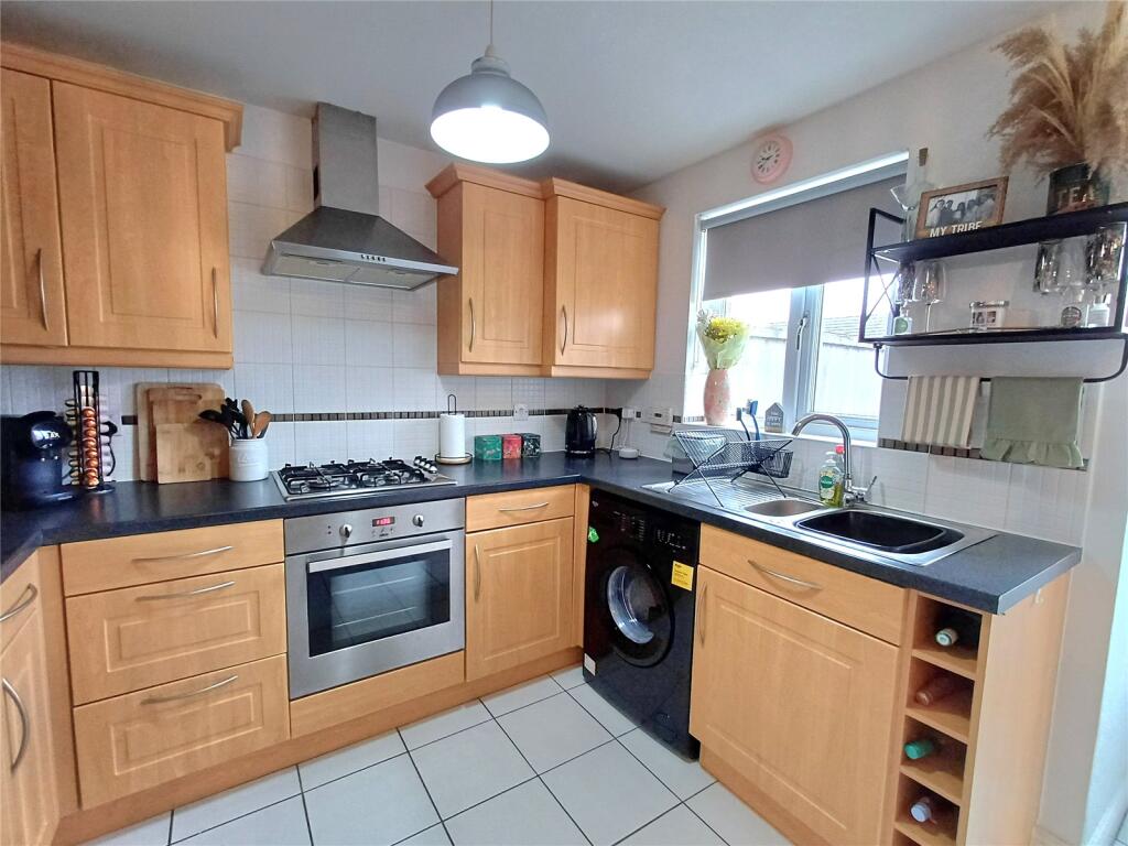 Kingfisher Road, North Cornelly, Bridgend, CF33 photo 2