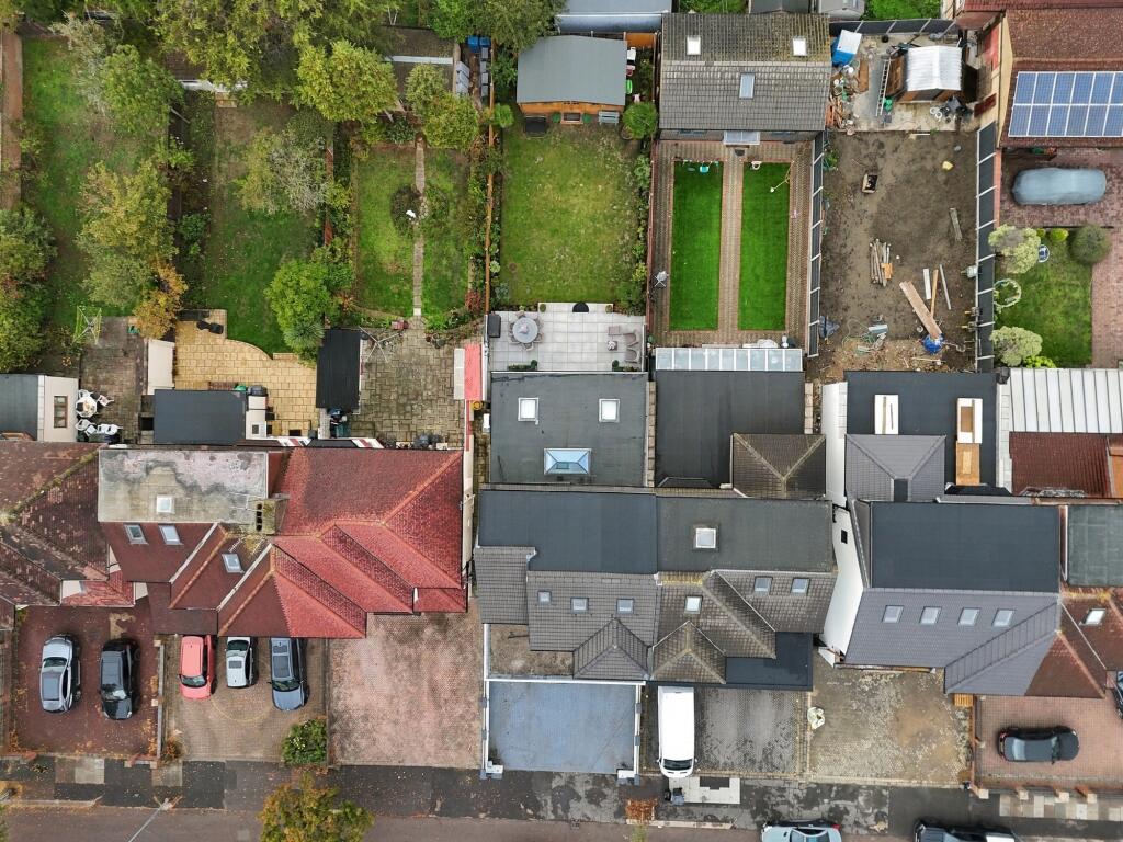 House in Ilford, Clayhall - View 3