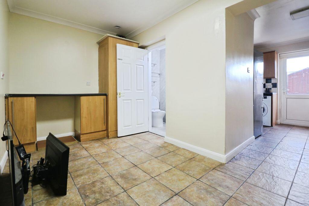 House in Slough, Colnbrook with Poyle - View 4