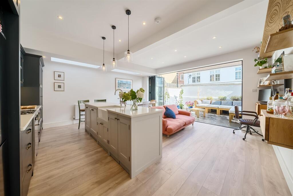 Main image of property: Hazelbourne road, Clapham, SW12