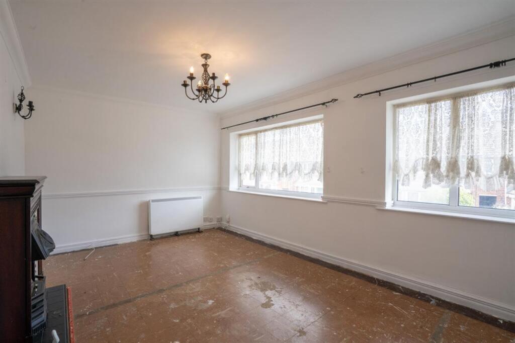 Apartment in Birmingham, Lyndon Green - View 4