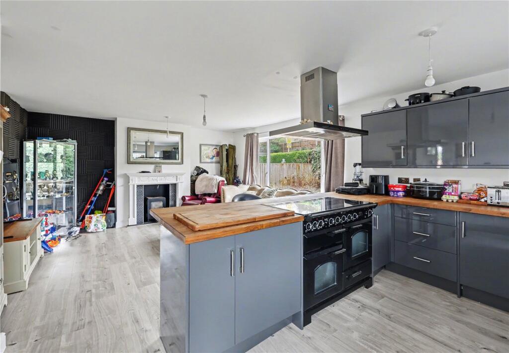 West End, Costessey, Norwich, Norfolk, NR8 photo 4