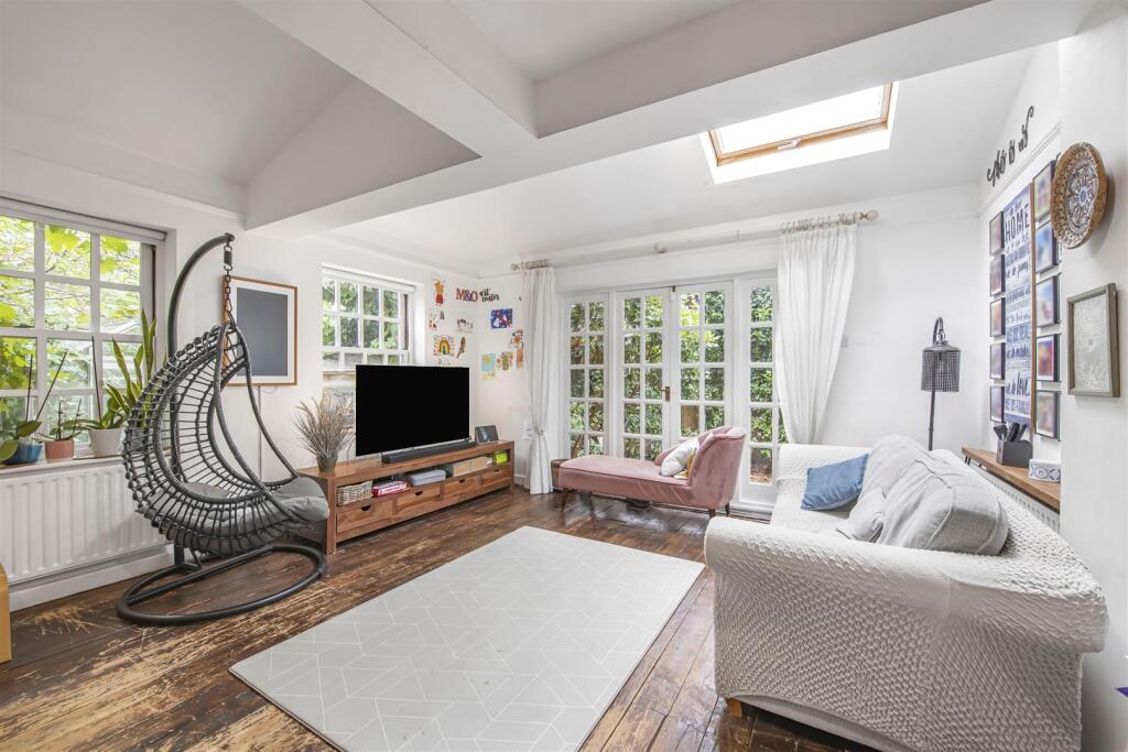 Main image of property: Kentwode Green, London