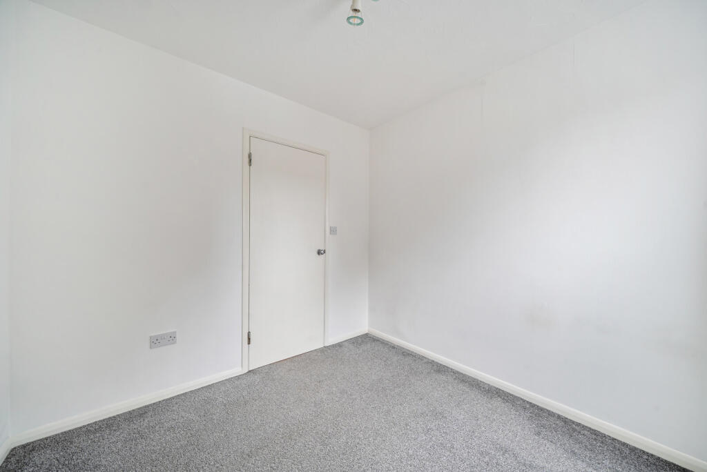 Laleham Road, Shepperton, TW17 photo 4