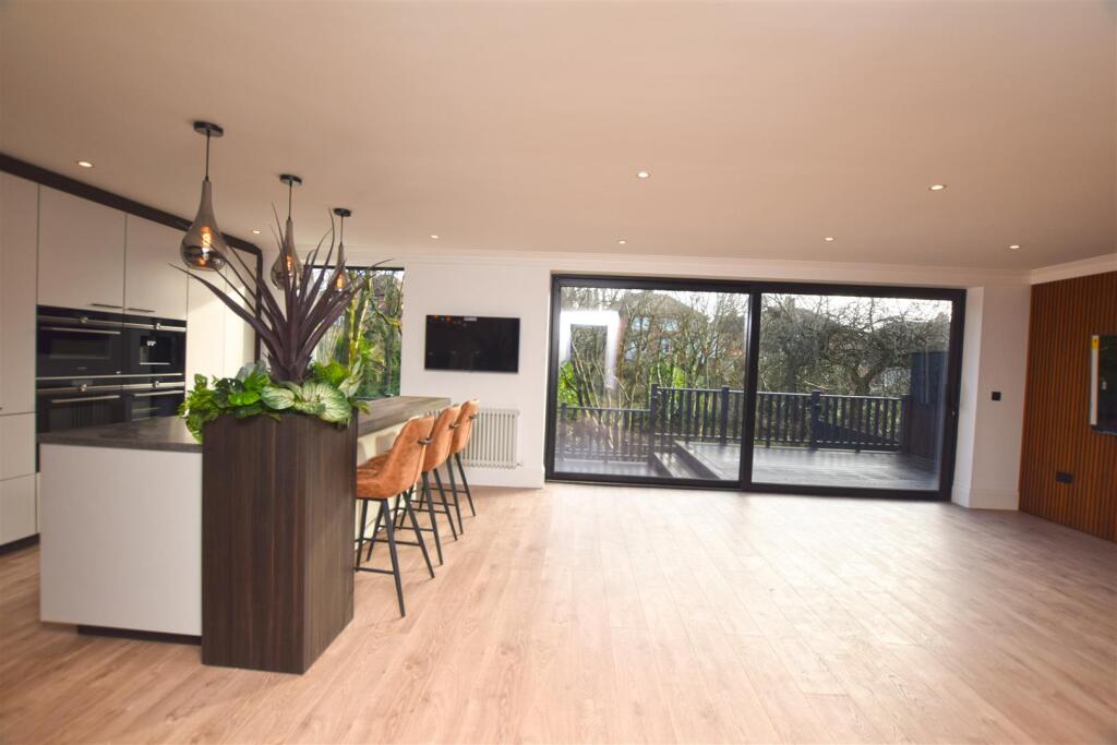 8, Dingle Road photo 2