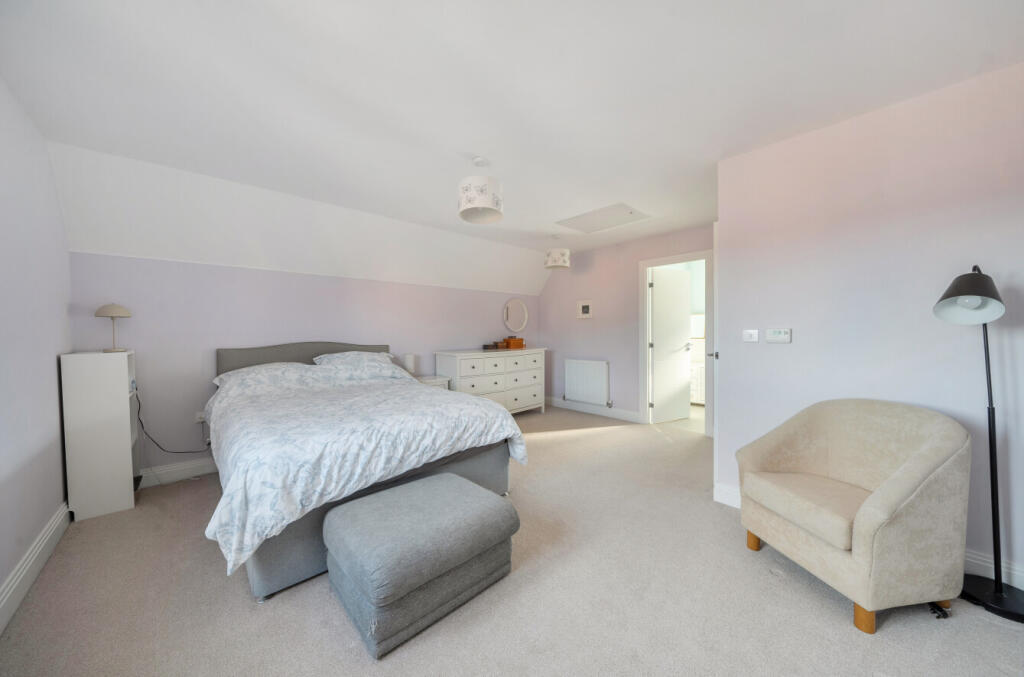 House in Aldershot, Gun Hill Park, North Town - View 4