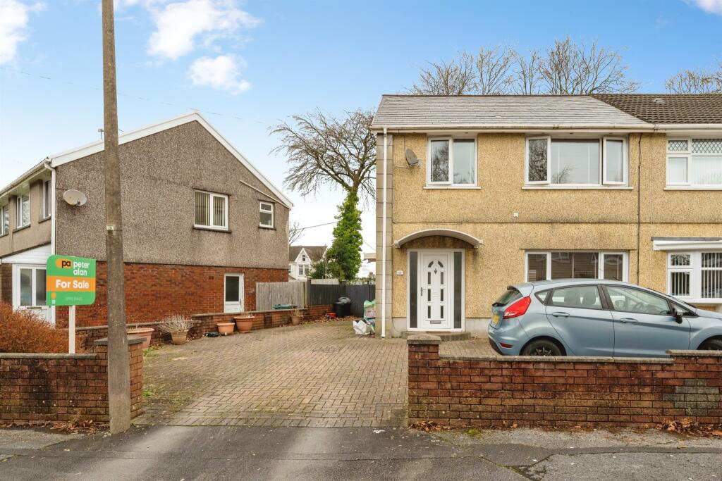 Main image of property: Llwyncelyn Avenue, Pontarddulais, Swansea