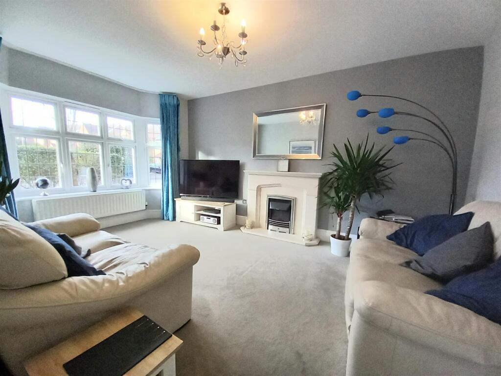 15, Hughes Gardens, Bideford photo 3