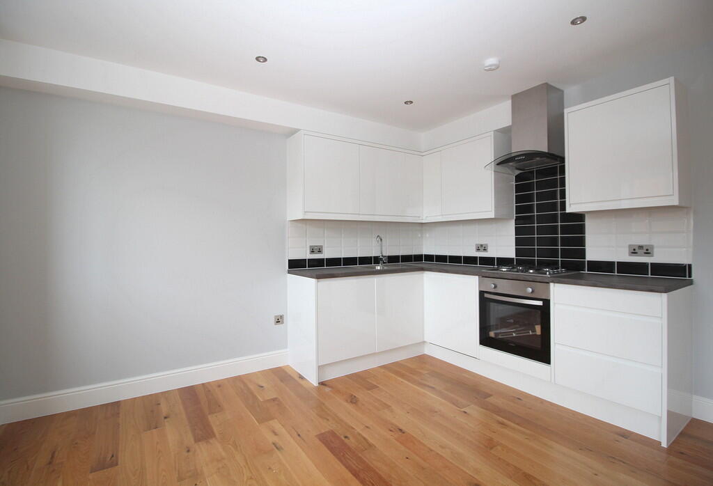 Apartment in Redhill - View 2