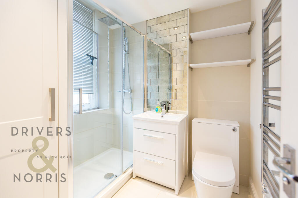 Seven Sisters Road, Holloway, London, N7 - View 4