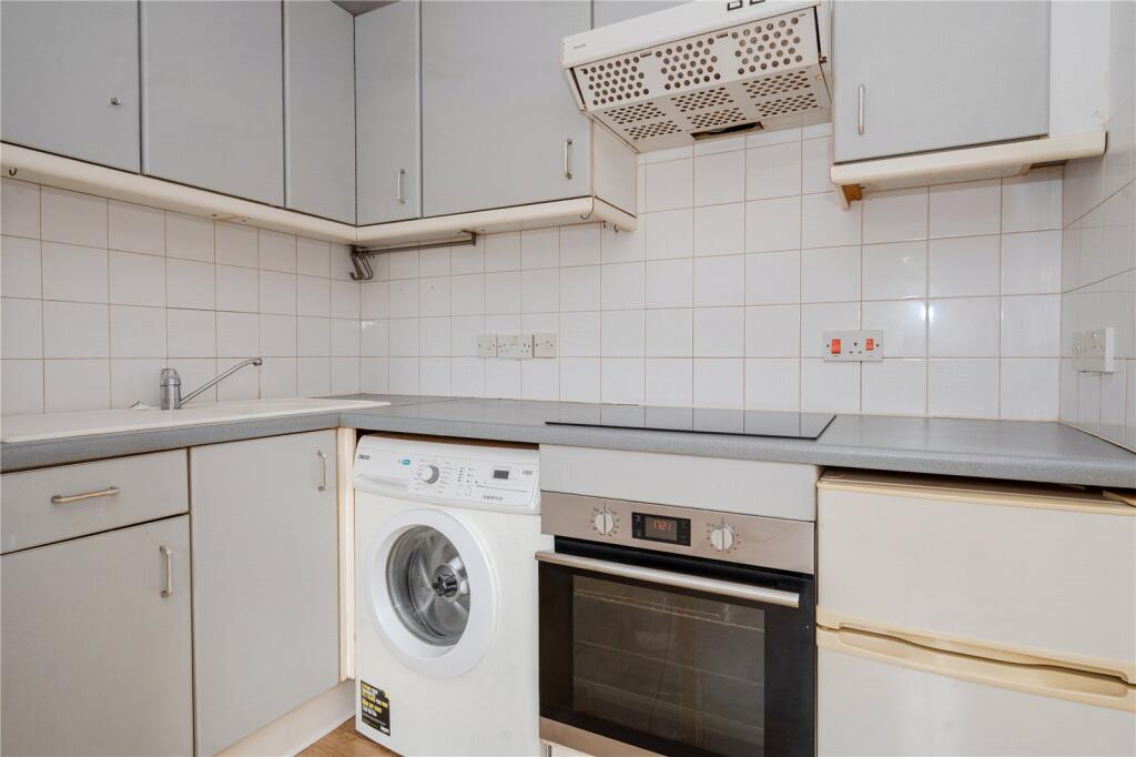 Apartment in Twickenham - View 4