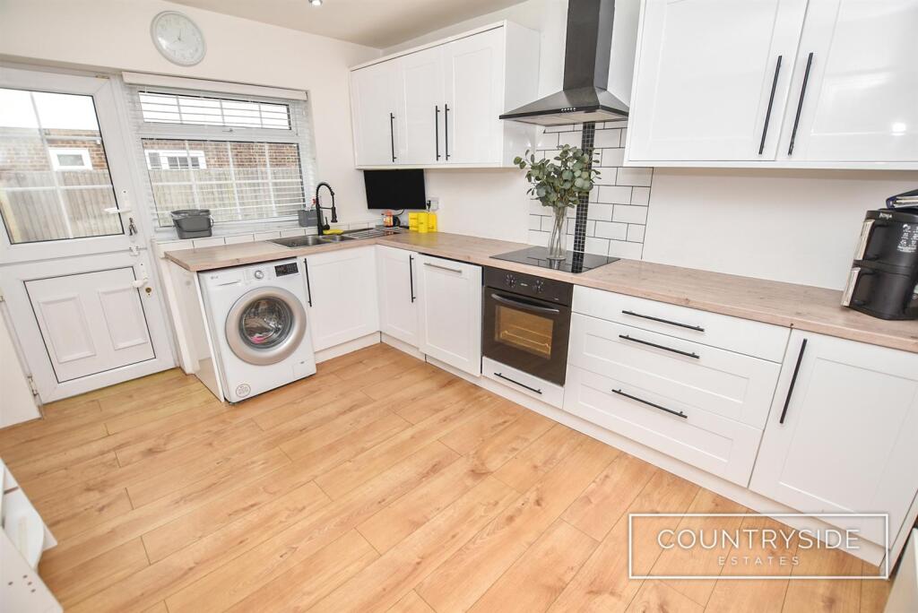 House in Castle Point, Canvey Island - View 5
